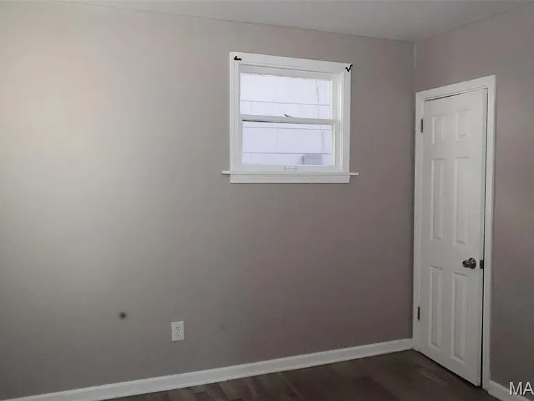 5460 Hamilton Ave — Photo 8
