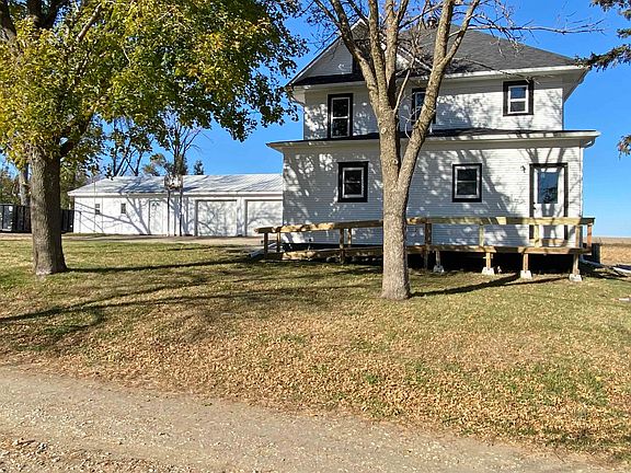 2nd image of 17575 Otter Ave
