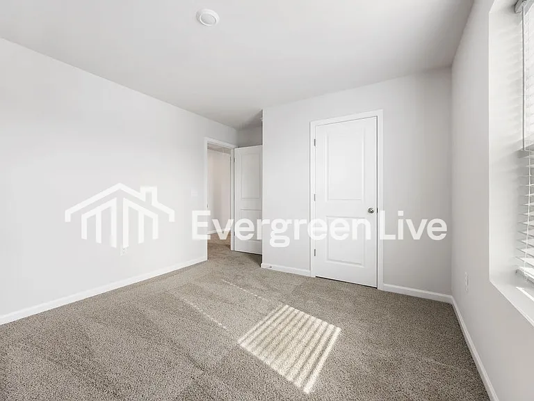 1005 Kinness Dr — Photo 25