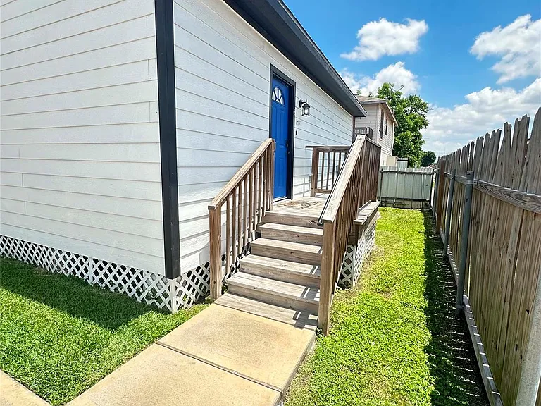 6706 Avenue C #3 — Photo 9