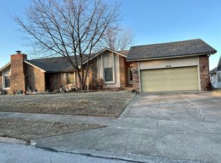 1939 E Lark St, Springfield, MO 65804