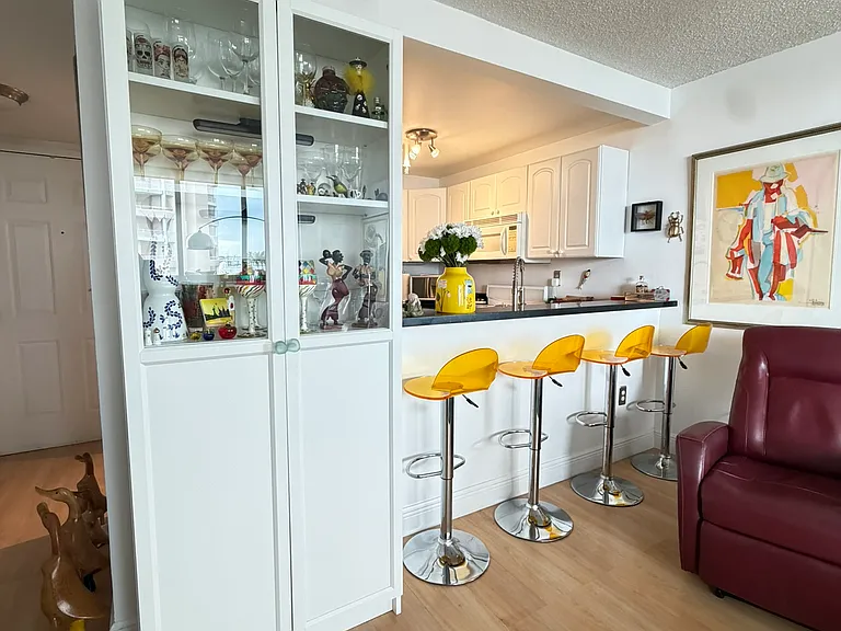 540 Brickell Key Dr #828 — Photo 11