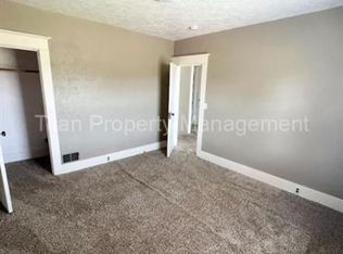 28779 S Barlow Rd, Canby, OR 97013