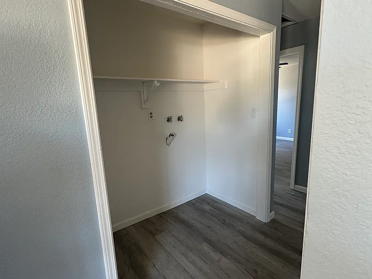 1123 Valerie St — Photo 16