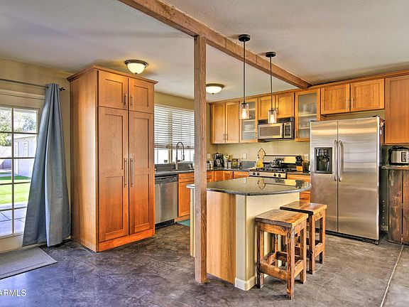 3rd image of 1815 N 16TH Avenue