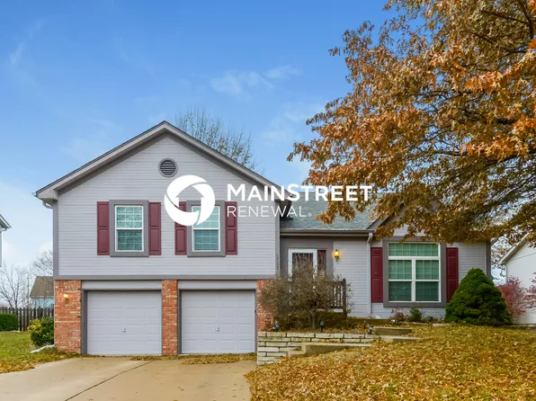 5732 McCormick Dr, Shawnee, KS 66226