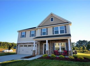 5528 Oakgate Dr, Greensboro, NC 27405
