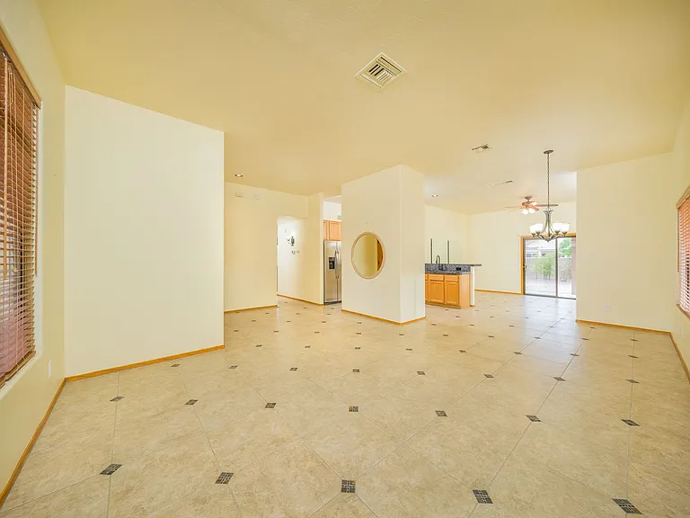 3073 W Placita Montessa — Photo 13