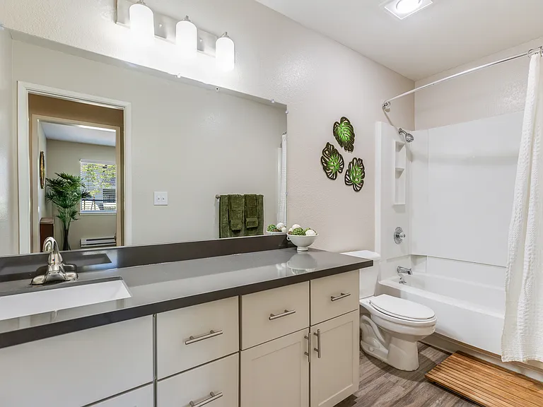The Dutton Apartments — Photo 23
