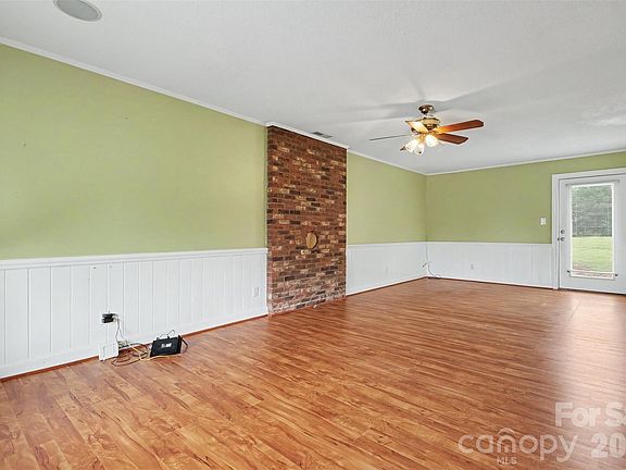 5th image of 155 Park Villa Rd