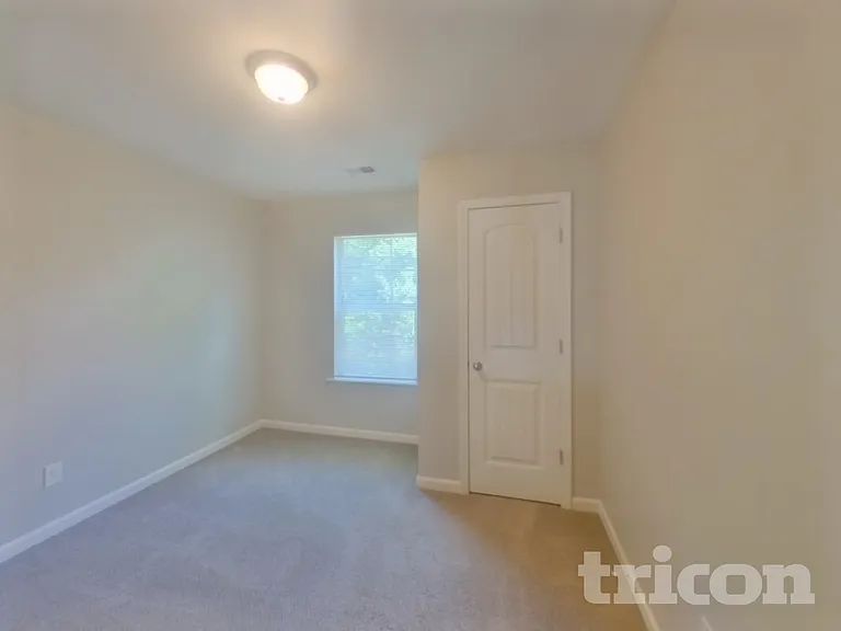 665 Dawsons Park Way — Photo 10