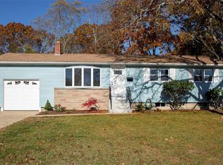 255 Shamrock Dr, Warwick, RI 02886