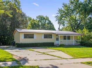 909 20th Avenue Pl #A, Coralville, IA 52241