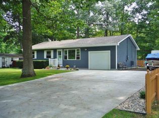 205 Kennedy Rd, Houghton Lake, MI 48629