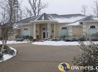 8230 Eagle Pointe Dr, Meridian, MS 39305