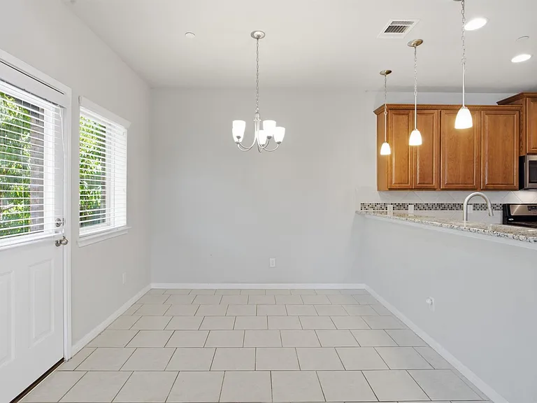2304 S Lakeline Blvd #384 — Photo 8