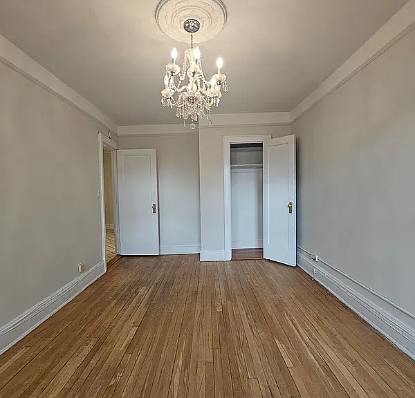 23-52 31st Ave #2R — Photo 7