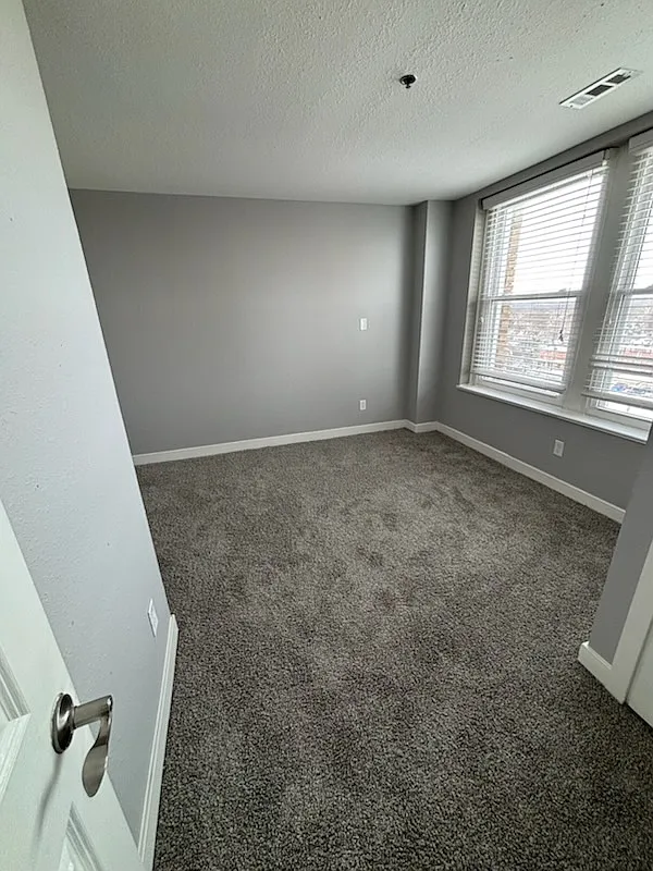 Anderson Tower Apartments — Photo 3