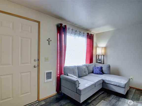 5th image of 811 S Laventure Road #C