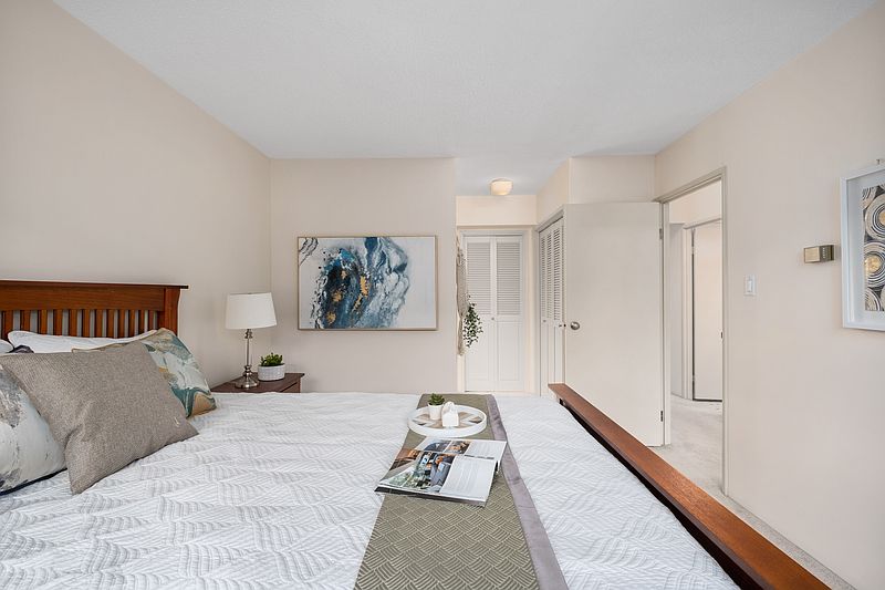 West Vancouver Apartment for rent - 2 Bedrooms — photo 11