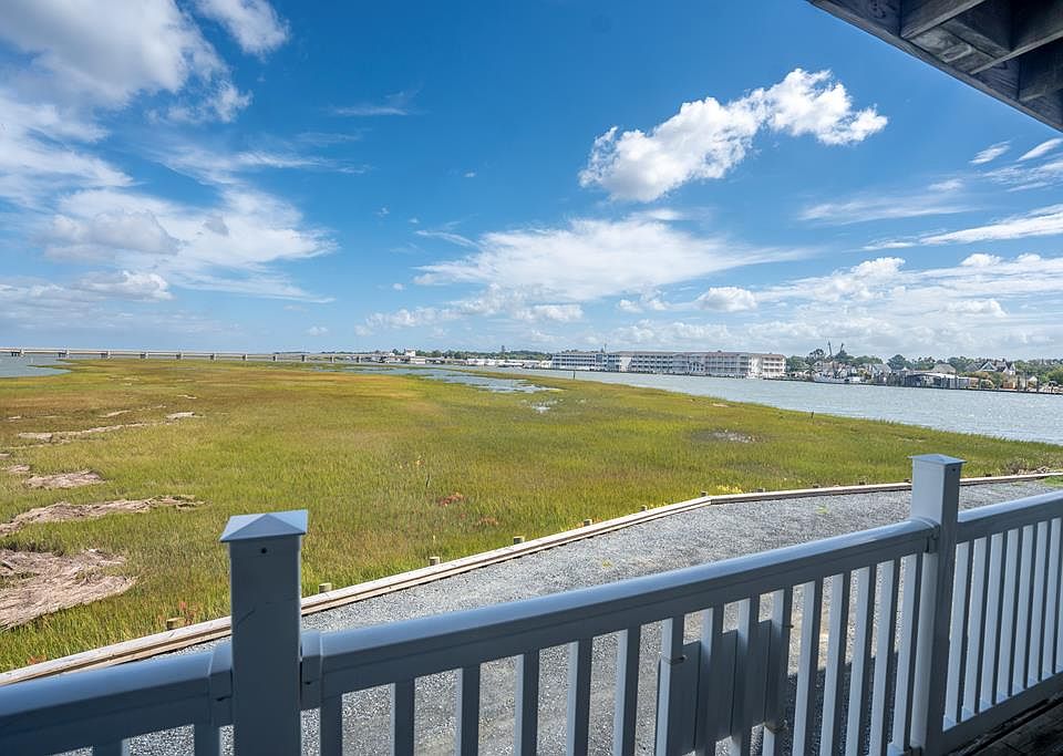 1st image of 6141 Marsh Island Dr