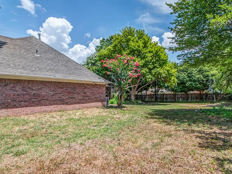 5624 Annandale Dr — Photo 42