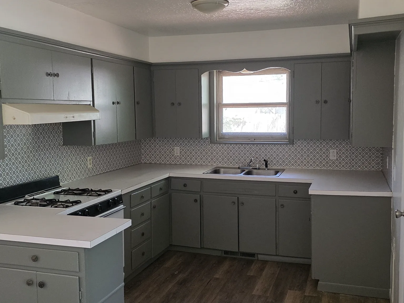 601 N Sixth Street — Photo 4