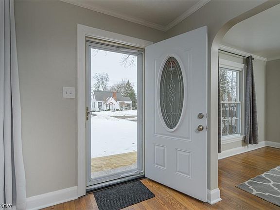 4th image of 235 Oakley Ave