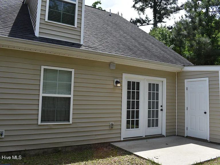 504 York Loop — Photo 13