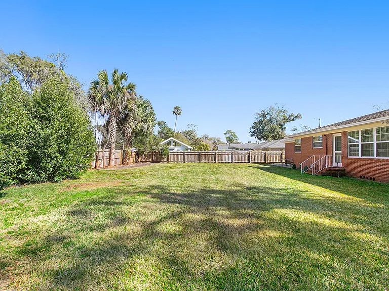 4428 Worth Dr W — Photo 17
