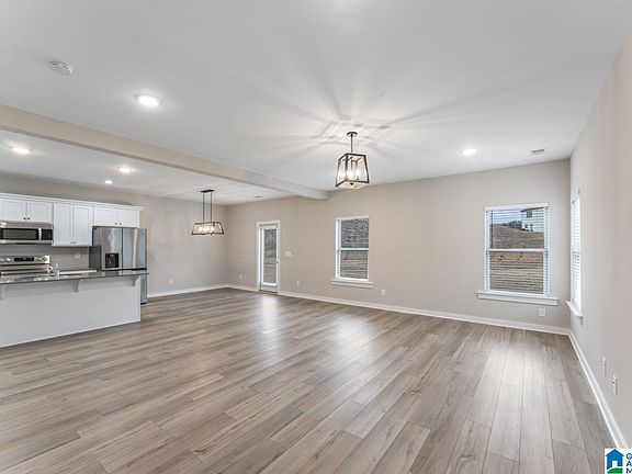 3rd image of 326 Shiloh Creek Dr