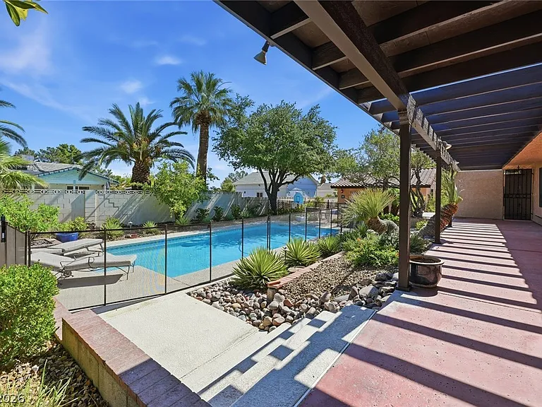 1410 S Monte Cristo Way — Photo 48