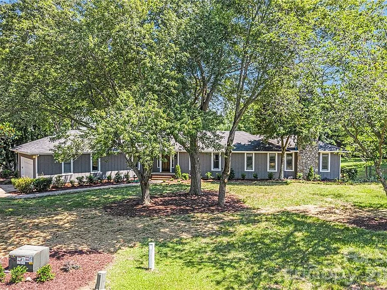19407 Yachtman Dr — Photo 1