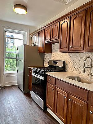 4th image of 248 Putnam Ave Floor 2