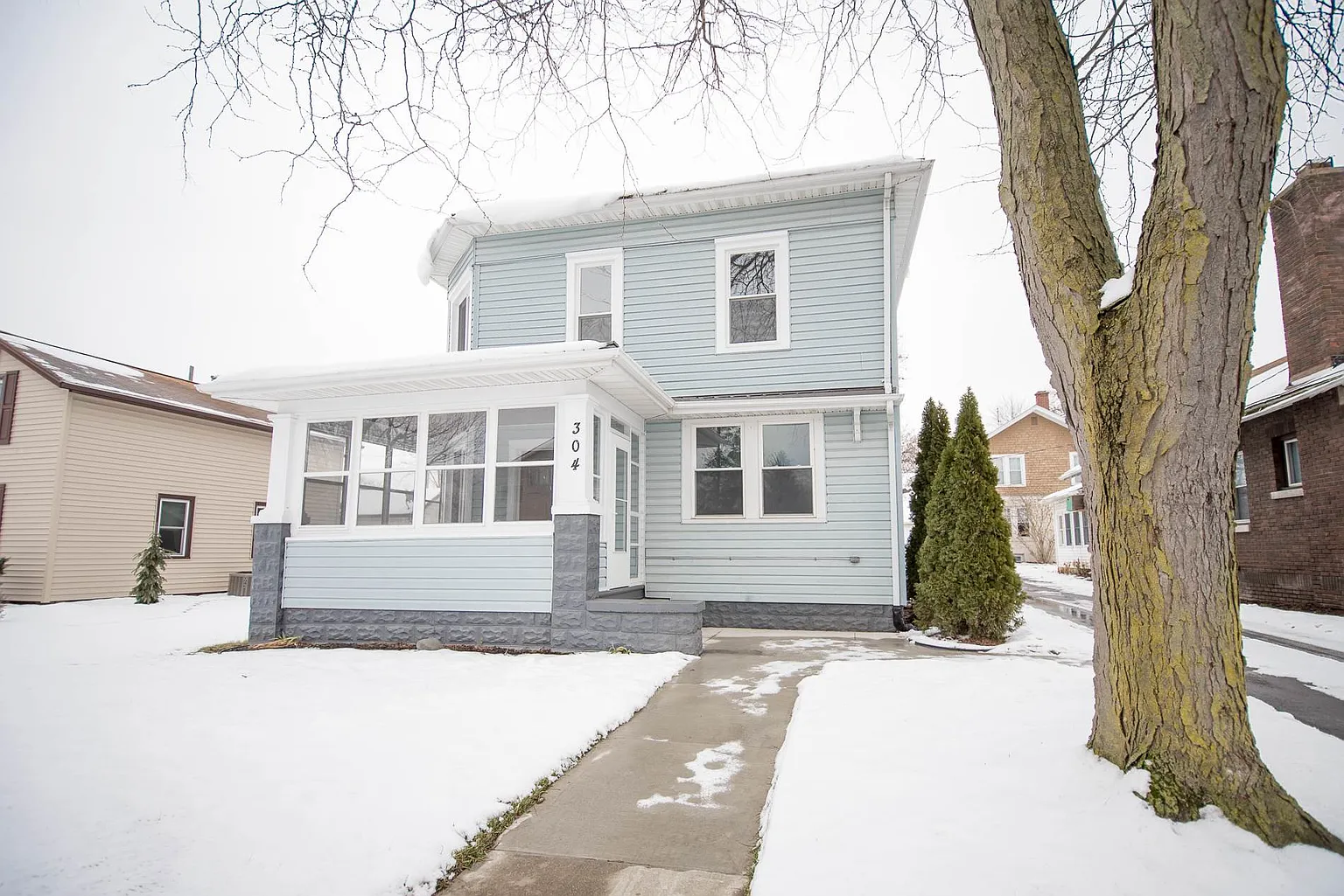 304 N Line St photo 1
