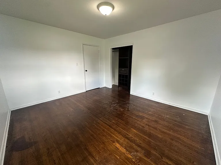 2063 W Highland Ln — Photo 11
