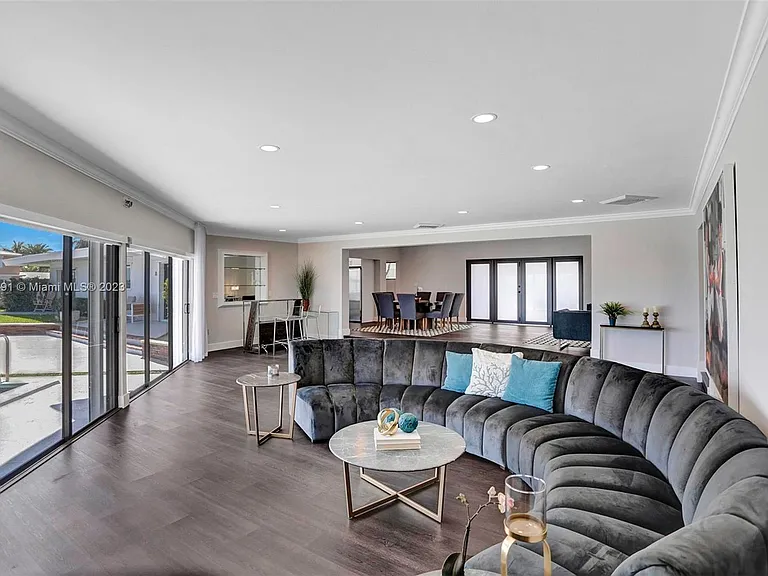 9101 N Bayshore Dr — Photo 15