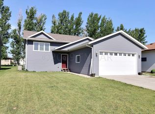 1805 12th St N, Wahpeton, ND 58075