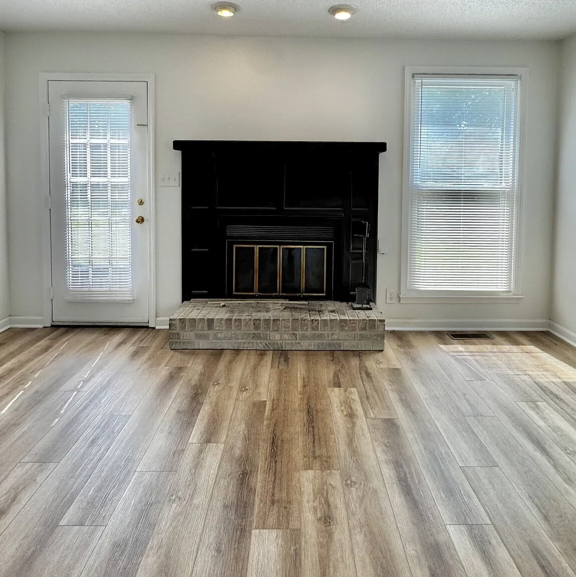 3 bed, 2.0 bath, 1701 sqft, $1,650 — Photo 4