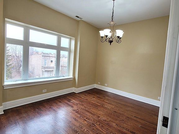 3rd image of 3137 W Polk St #3