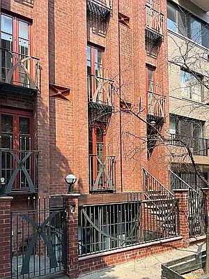 2nd image of 321 E 84th St APT 1