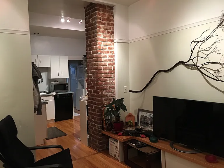 1034 Stanford Ave #2 — Photo 4