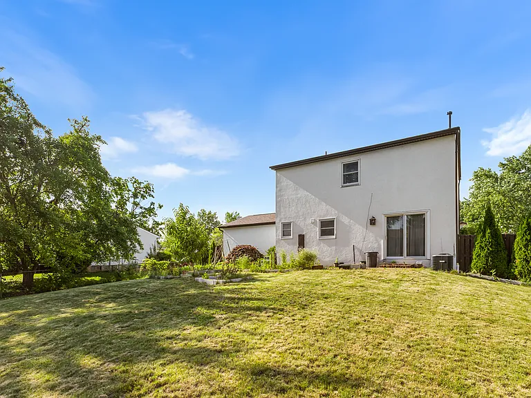 6431 Blackhaw Dr — Photo 22