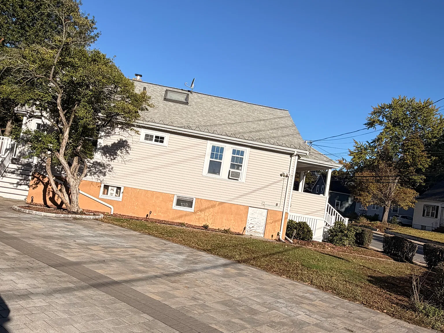3 bed, 1300 sqft, $4,250 — Photo 2