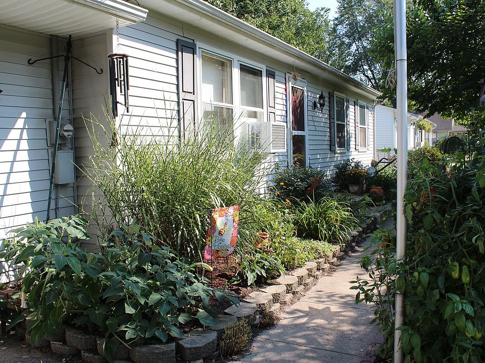 1st image of 126 Greenfield Blvd
