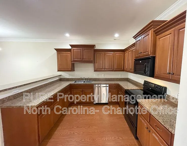 68 Wembley Dr — Photo 5
