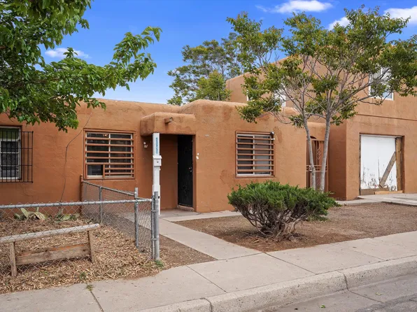 546 Alvarado Dr SE, Albuquerque, NM 87108