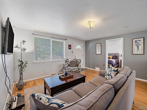 5th image of 3040 Grape Street
