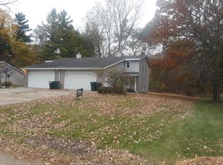 310 Park Ridge Ave, Green Bay, WI 54313