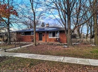 1179 Outer Dr, Fenton, MI 48430